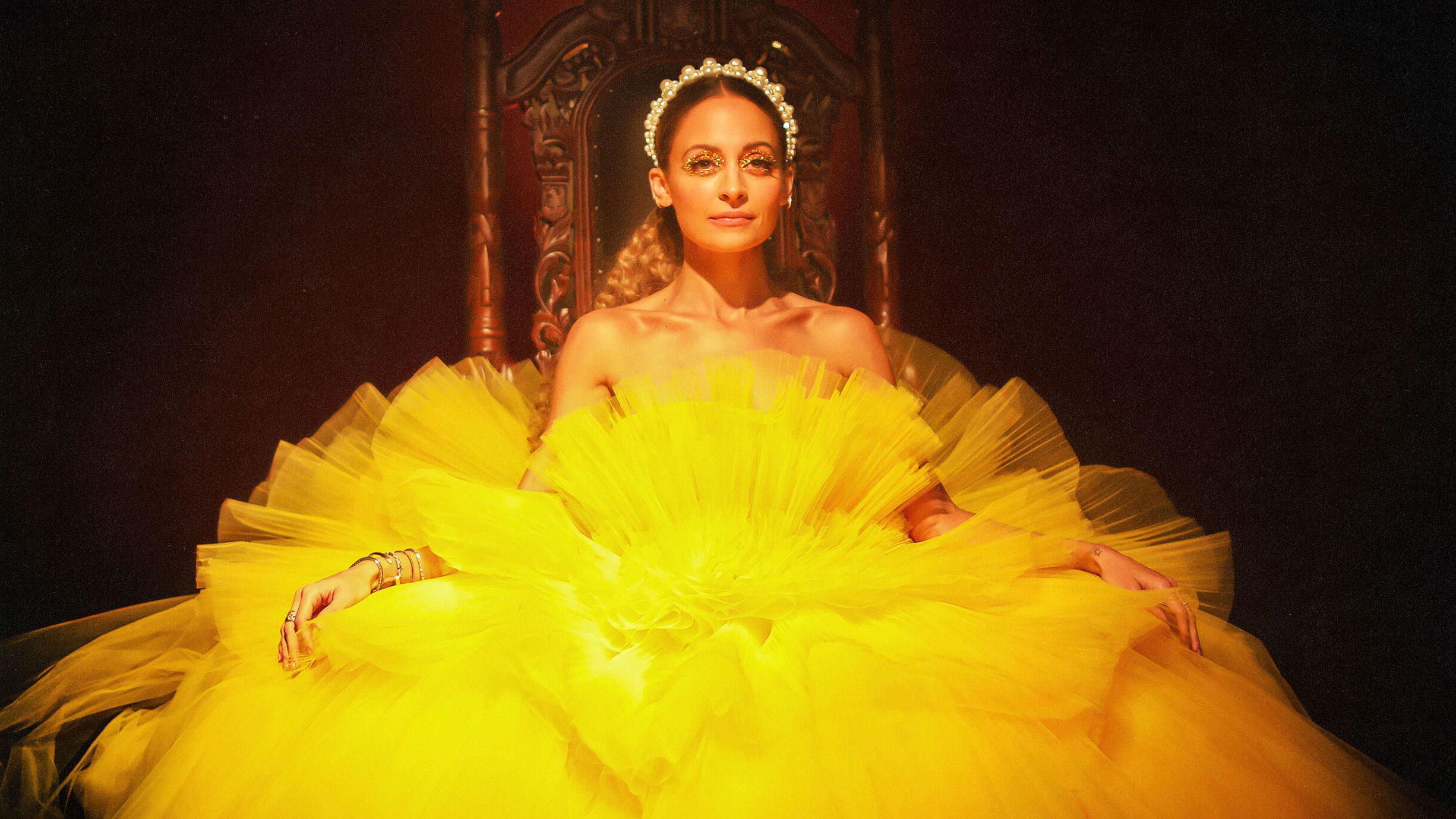 Nikki Fre$h Background