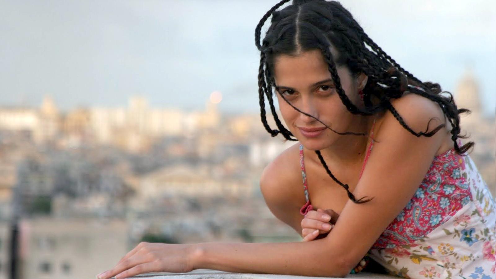 Habana Eva Background