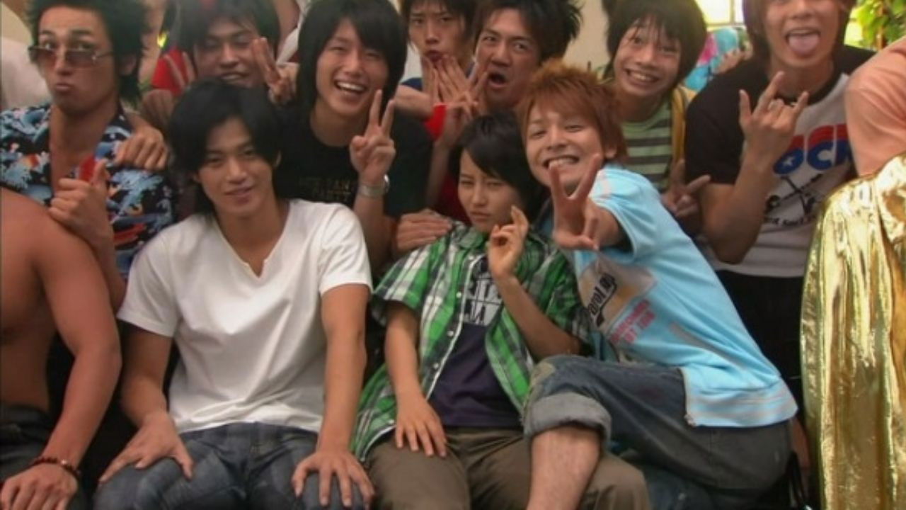 HANA-KIMI Background