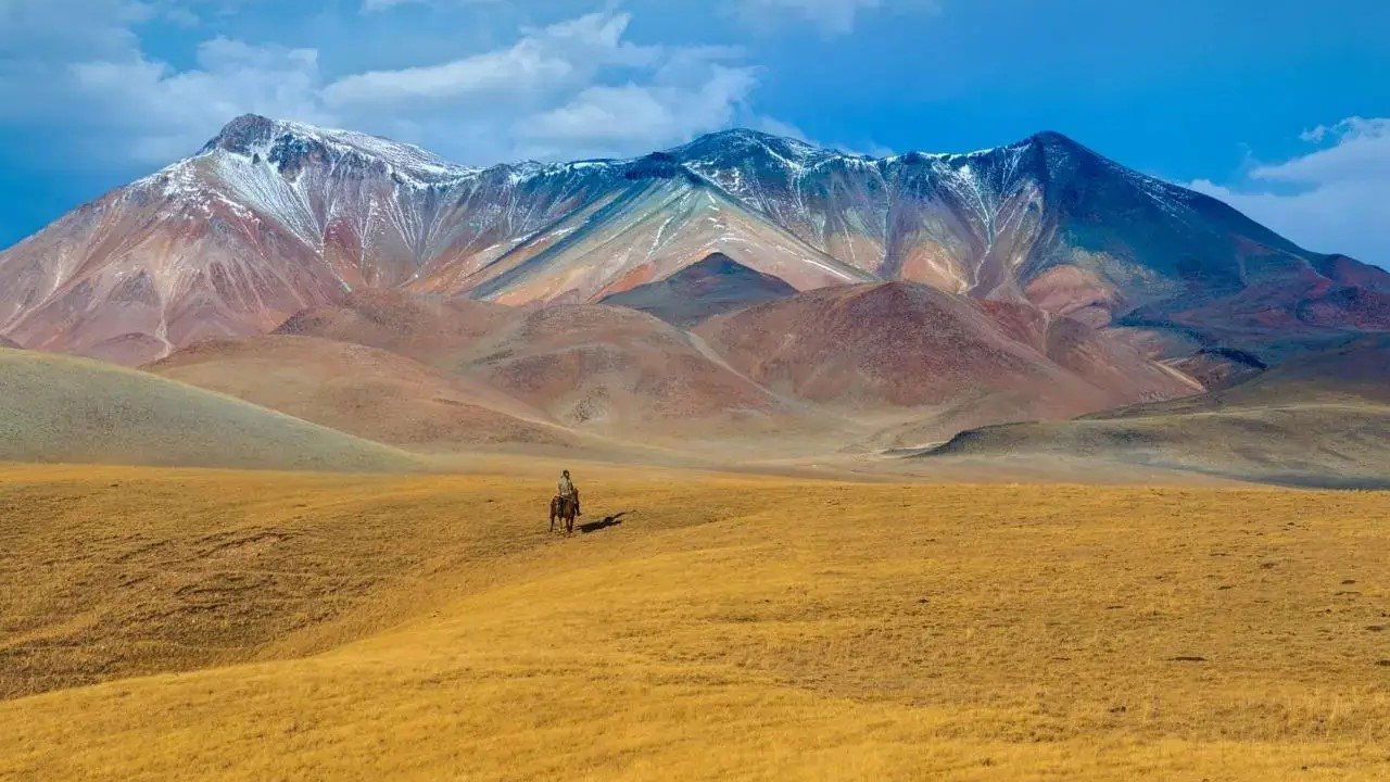 Nomad's Land: In the Footsteps of Nicolas Bouvier Background