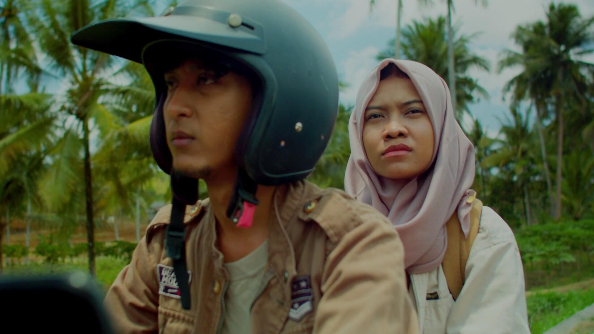 Sur : Tanah Hijau Gadis Belia Background