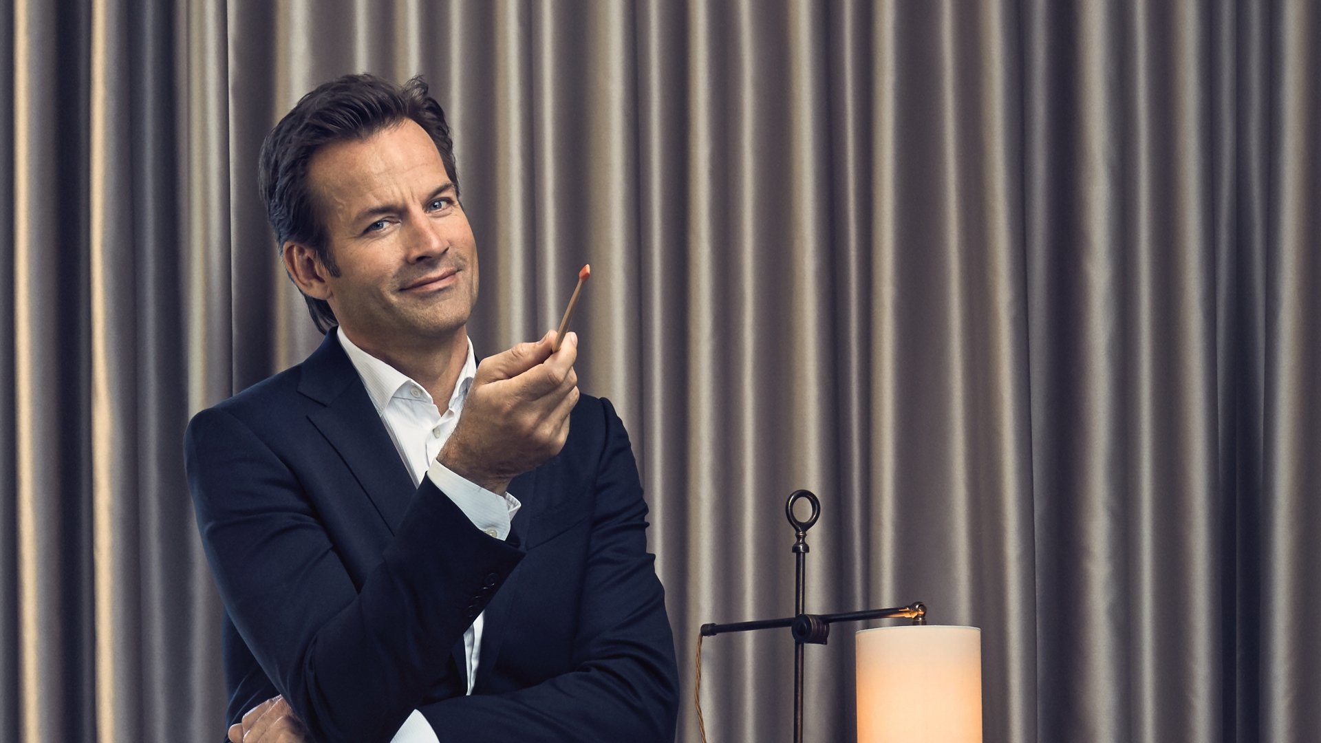 Praktisk info med Jon Almaas Background