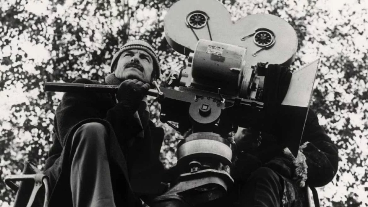 Andrei Tarkovsky: A Poet in the Cinema Background