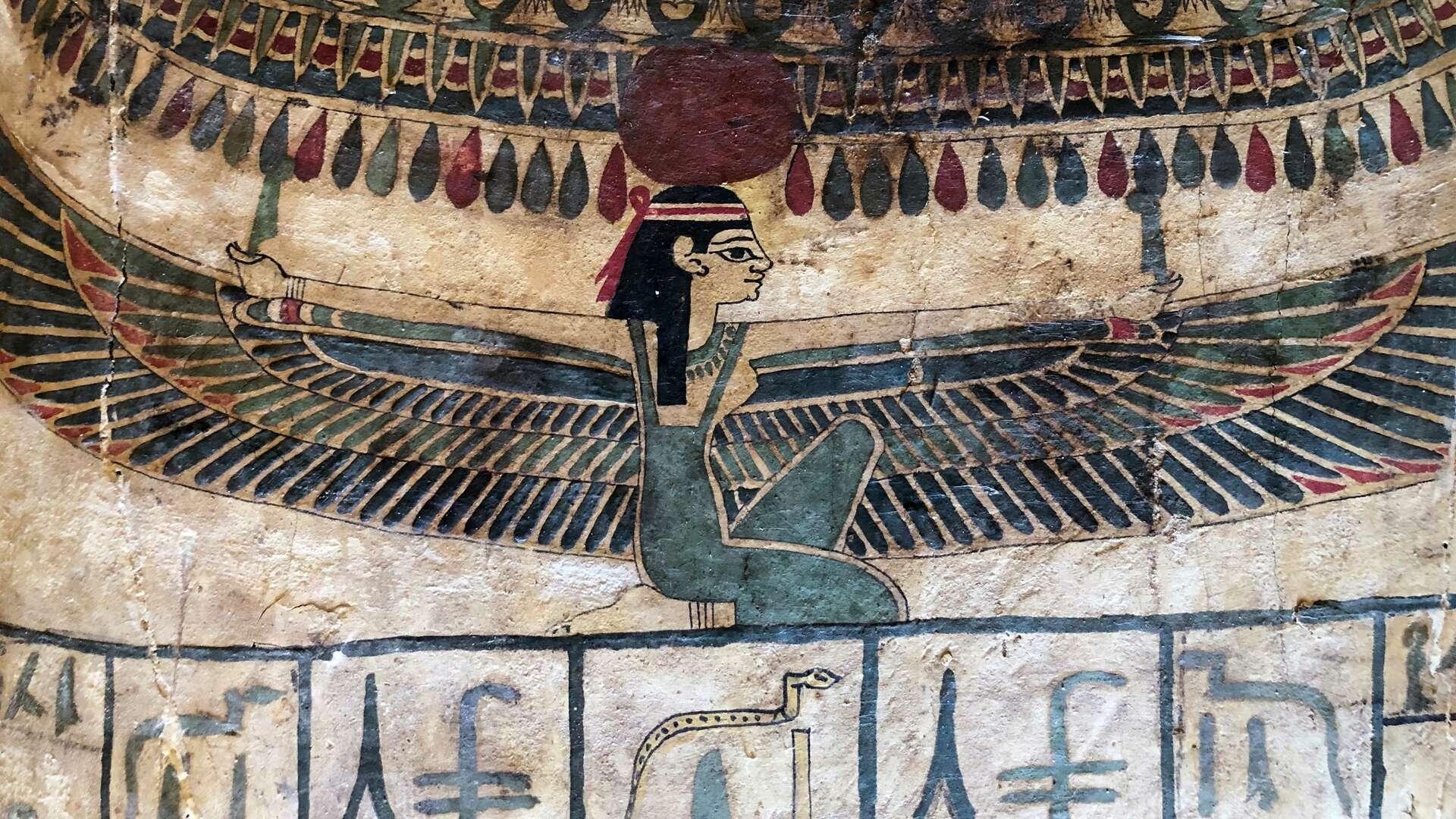 Tomb Hunters Background