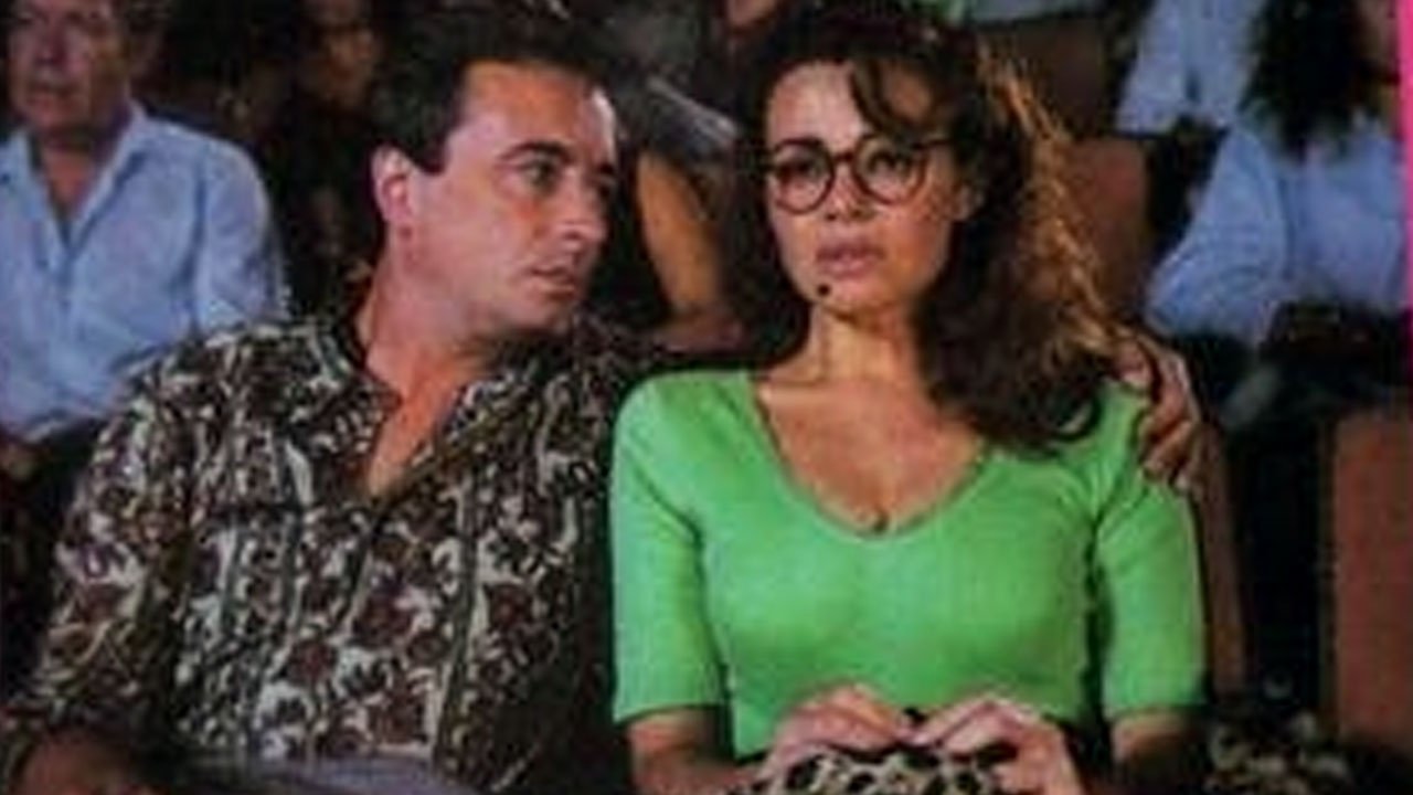 ¿Dónde estás amor de mi vida... que no te puedo encontrar? Background