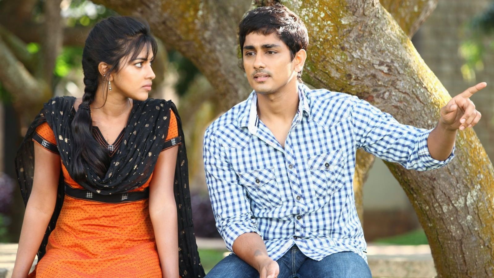 Kadhalil Sodhappuvadhu Yeppadi Background