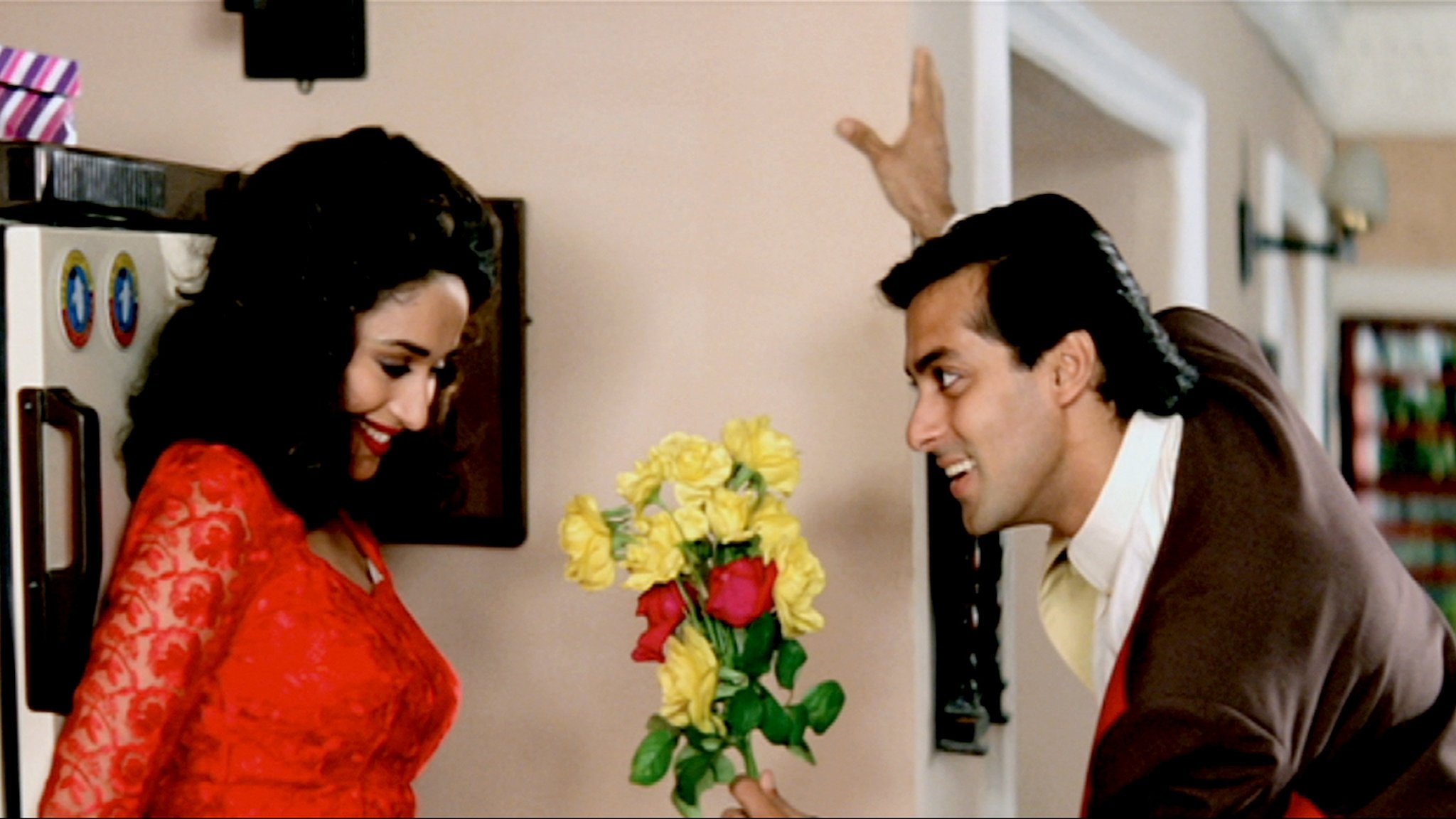 Hum Aapke Hain Koun..! Background