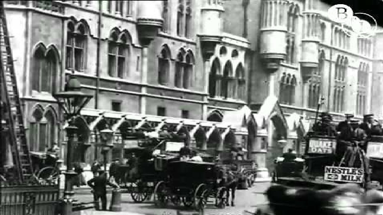 Leisurely Pedestrians, Open Topped Buses and Hansom Cabs with Trotting Horses Background