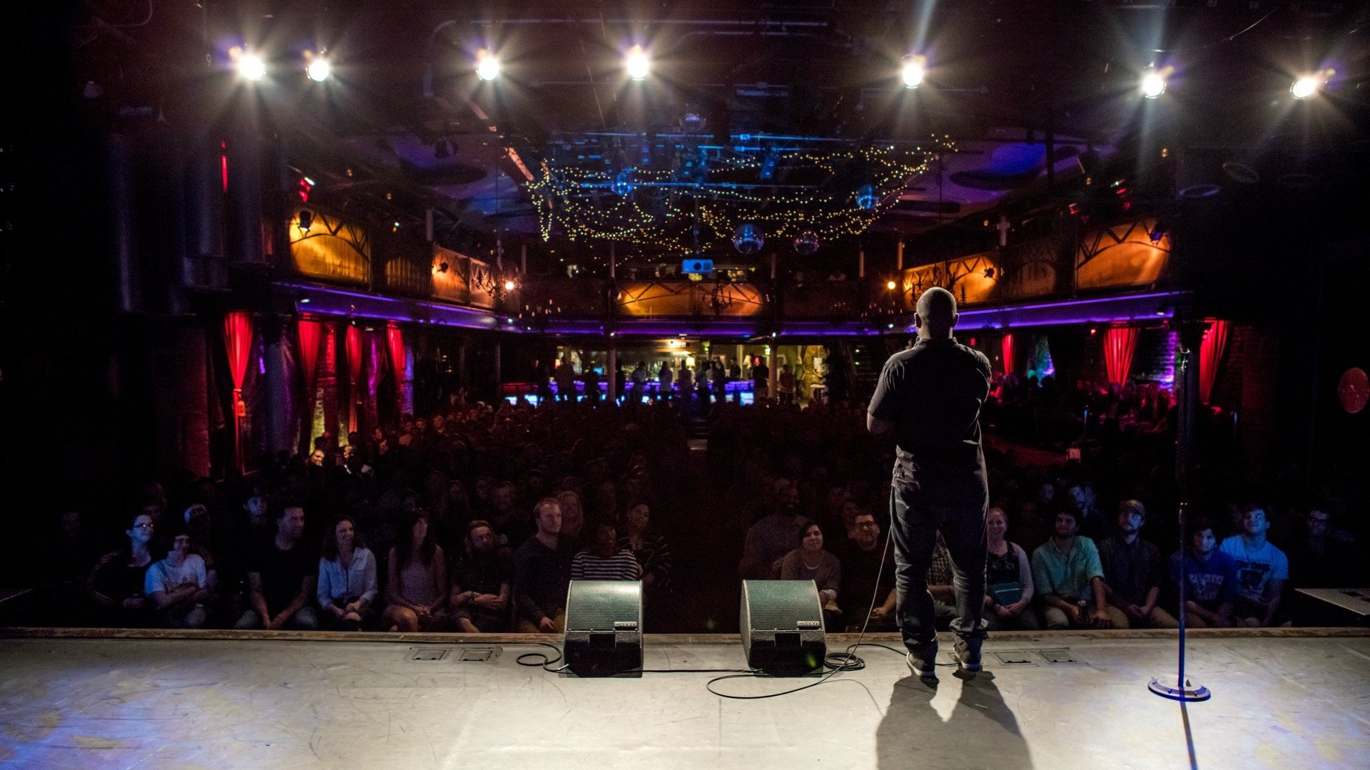 Hannibal Buress: Comedy Camisado Background