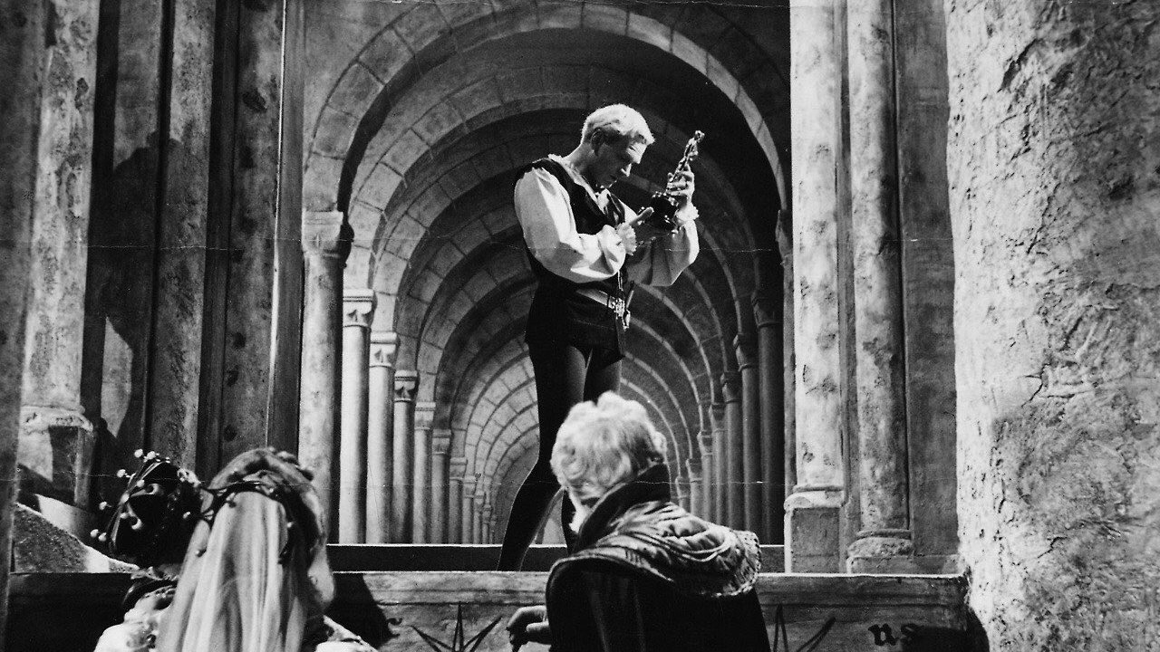 Laurence Olivier: a life Background