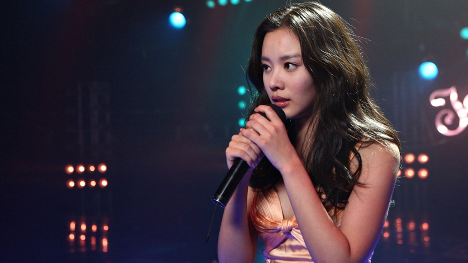 200 Pounds Beauty Background