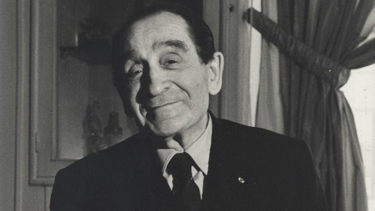 Mendès la France Background