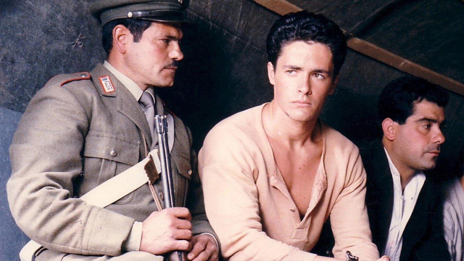 Disamistade Background