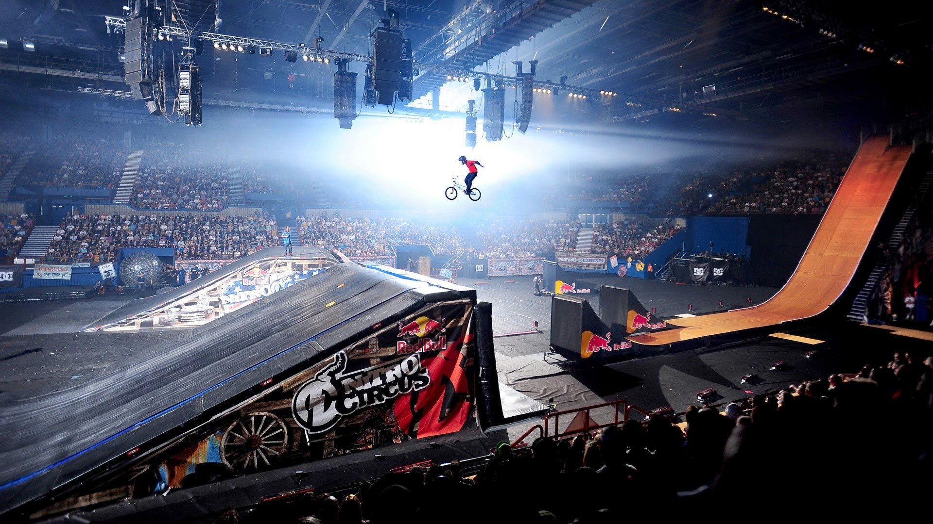 Nitro Circus Live Background
