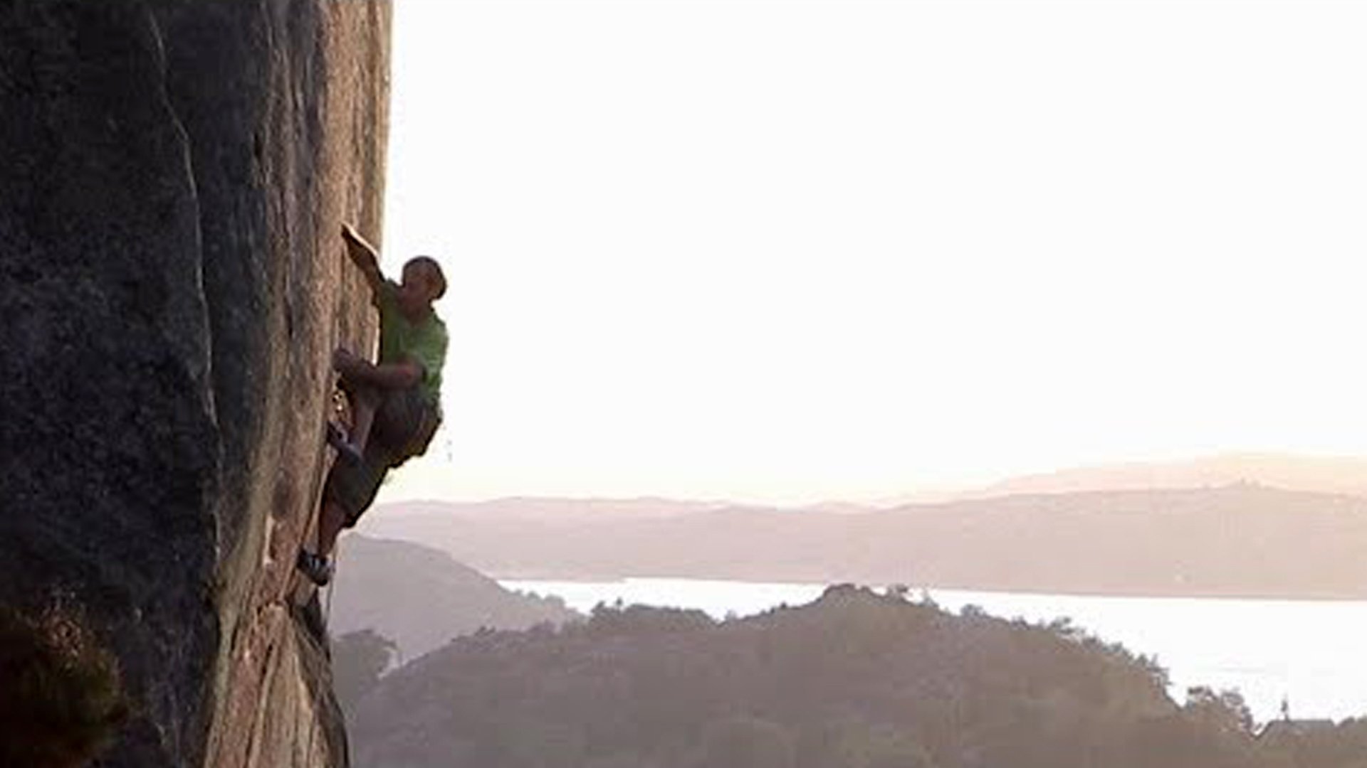 Crackoholic Background