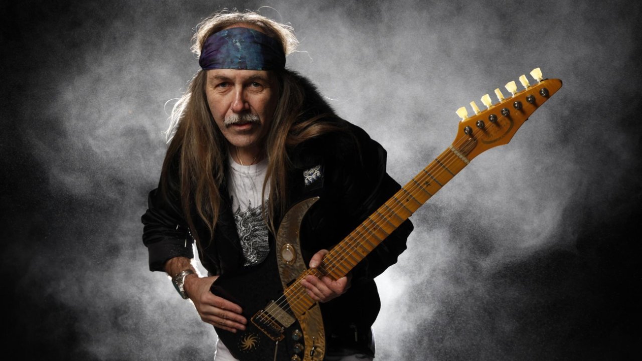 Uli Jon Roth - Tokyo Tapes Revisited Background