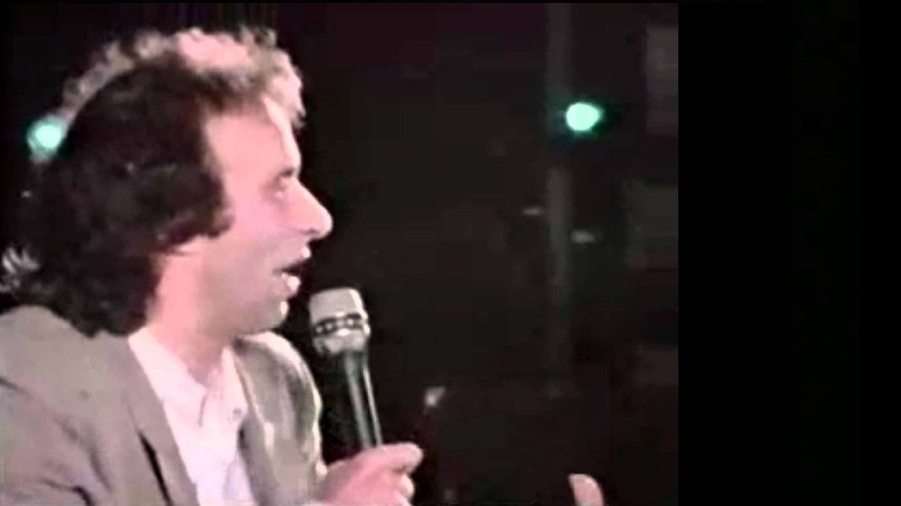 Roberto Benigni: TuttoBenigni Background