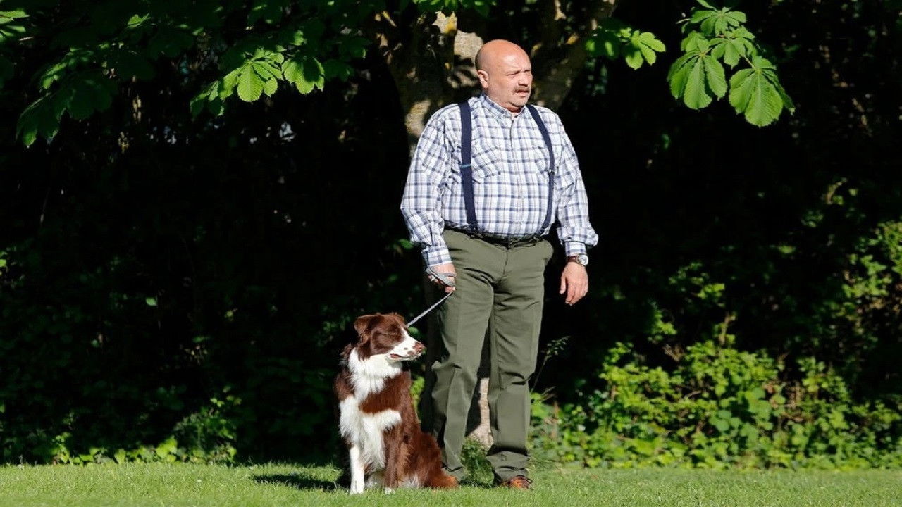 Bunu Bi' Düşünün Background