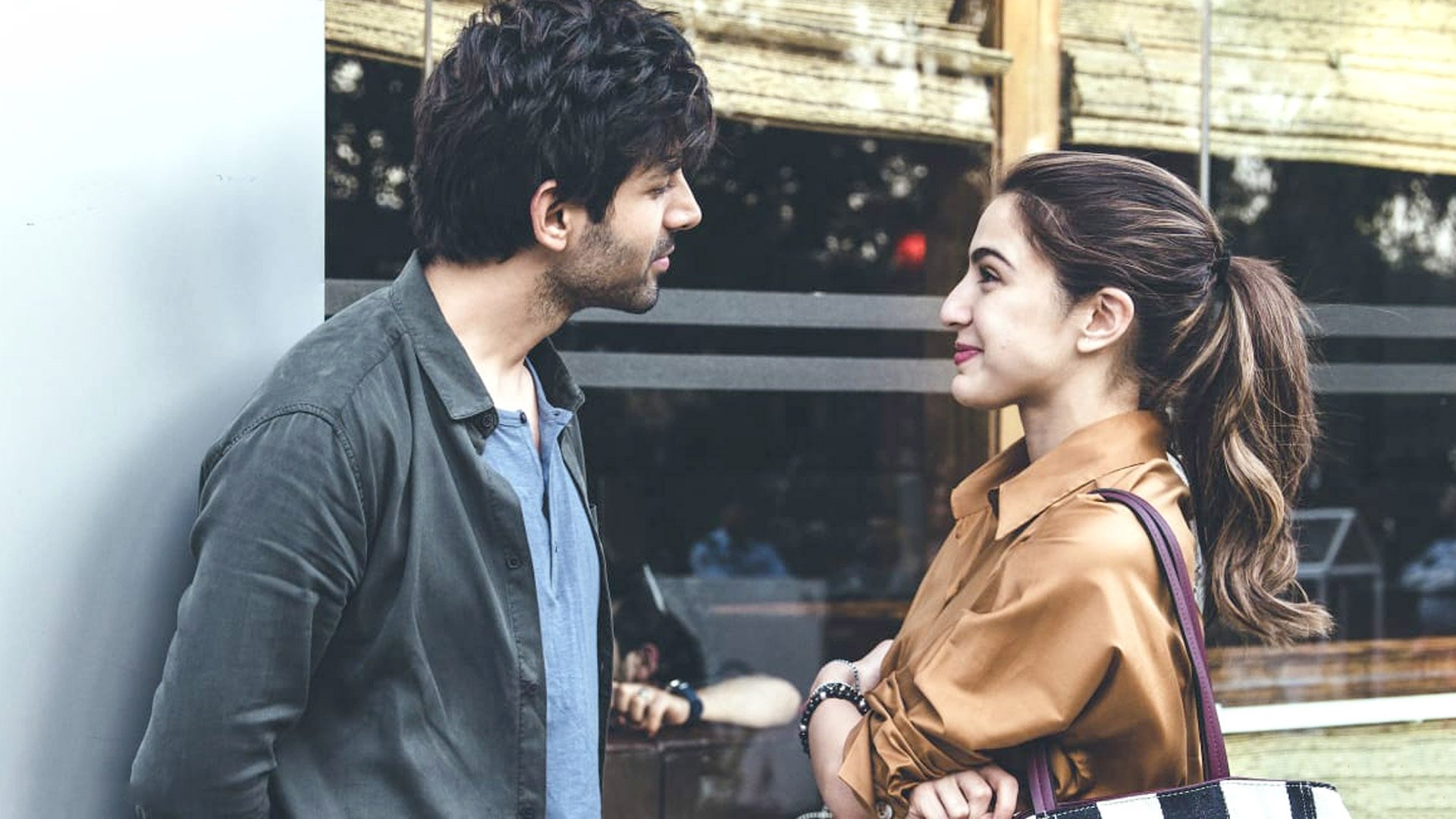 Love Aaj Kal Background