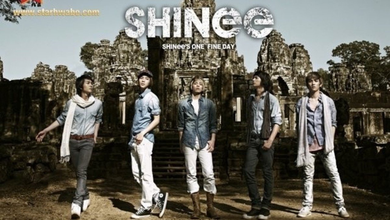 SHINee's One Fine Day Background