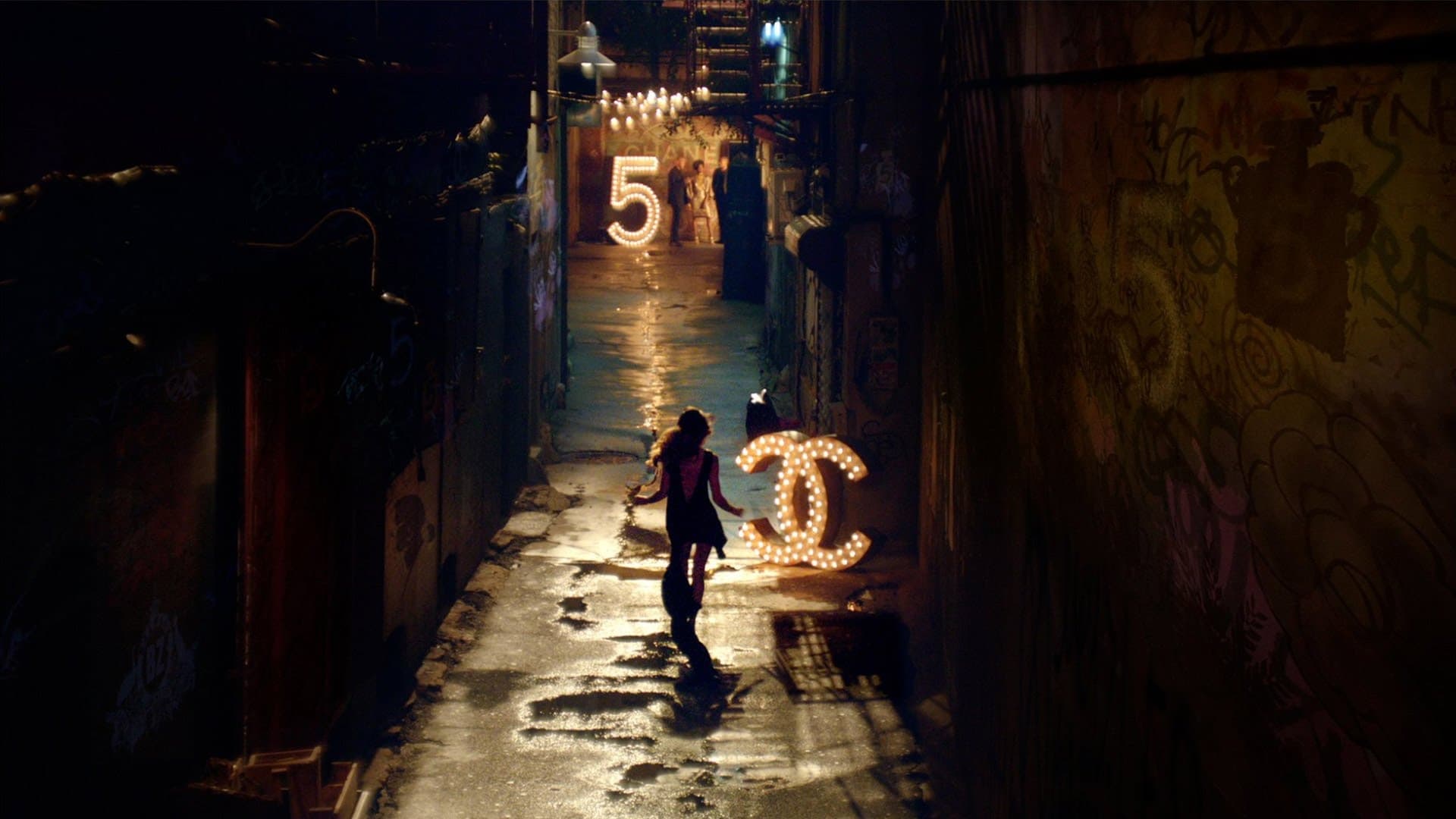 Chanel N°5: The One That I Want Background