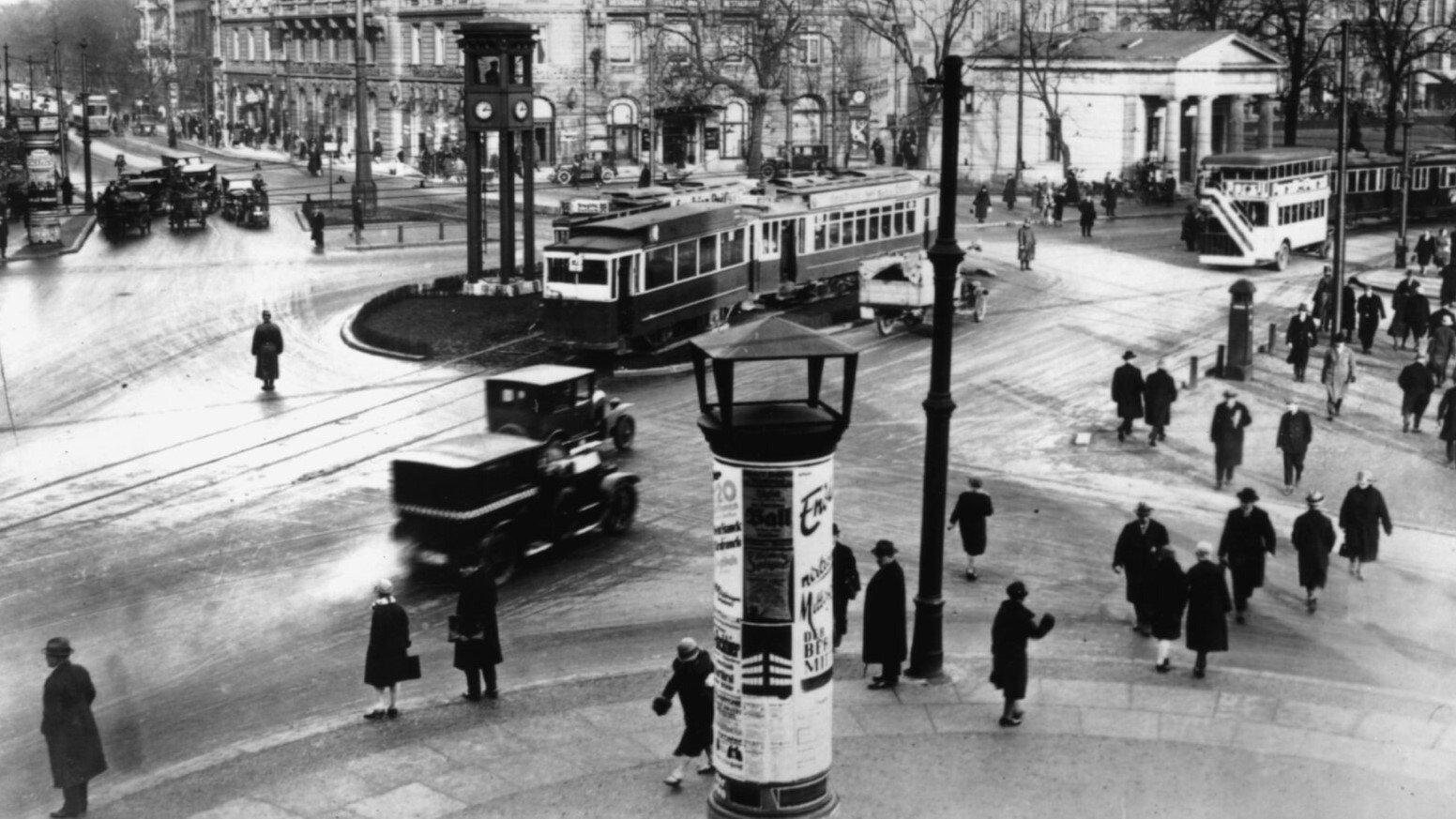 Berlin: Symphony of a Great City Background