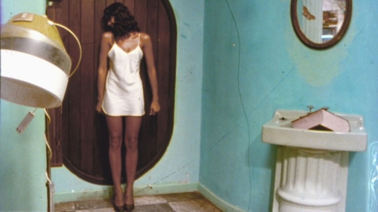 Tierna es la Noche Background