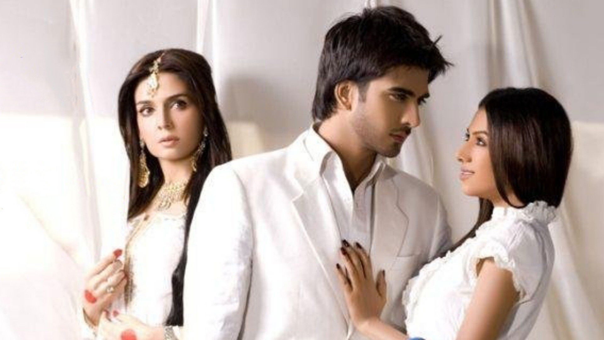 noor bano Background