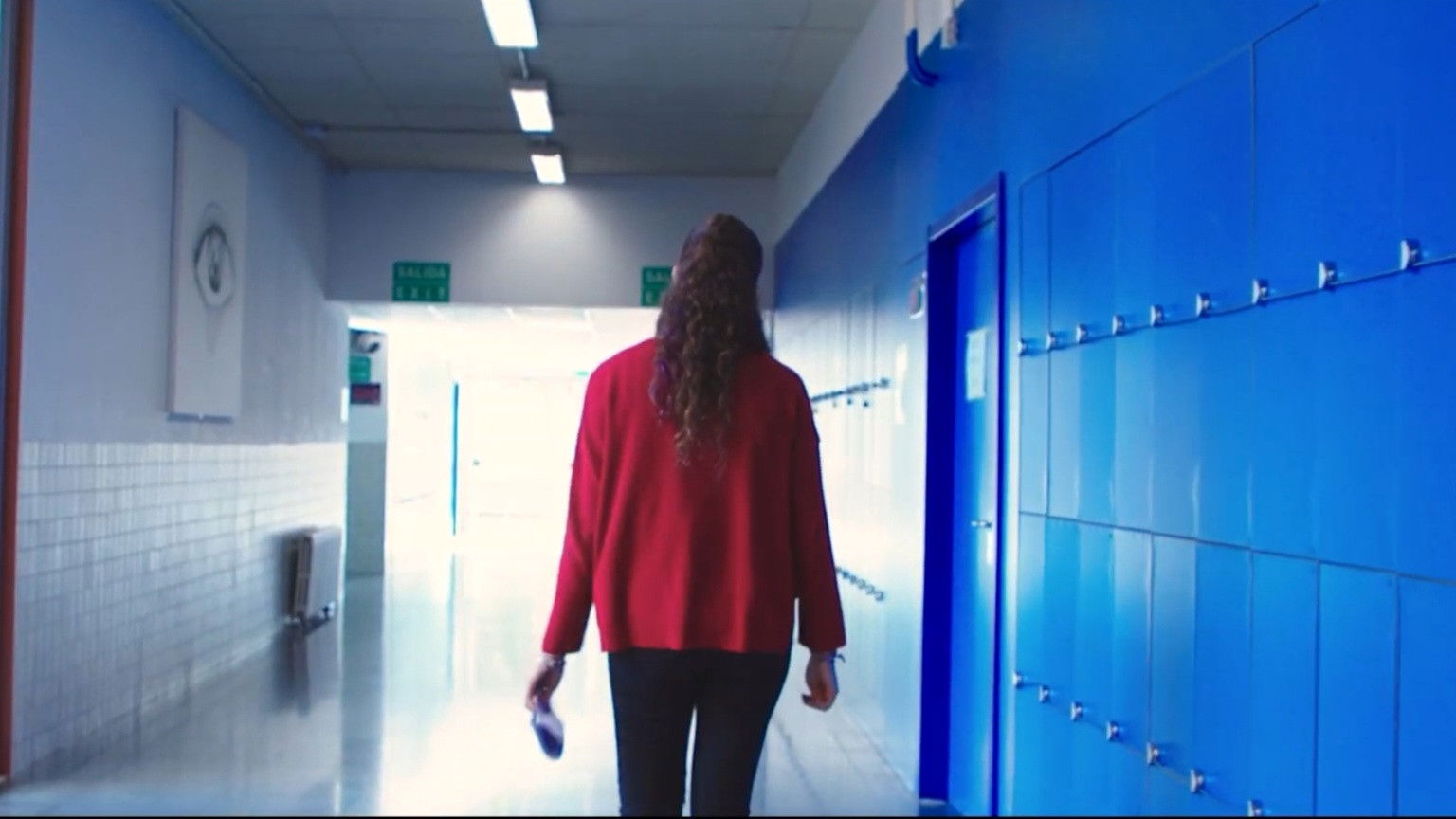 La Jefa Infiltrada Background