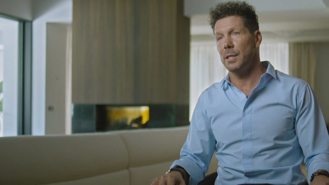 Simeone. Vivir partido a partido Background