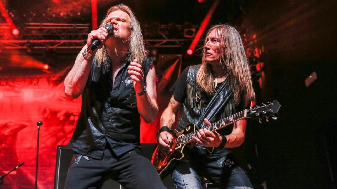 Jorn - Live in Black Background
