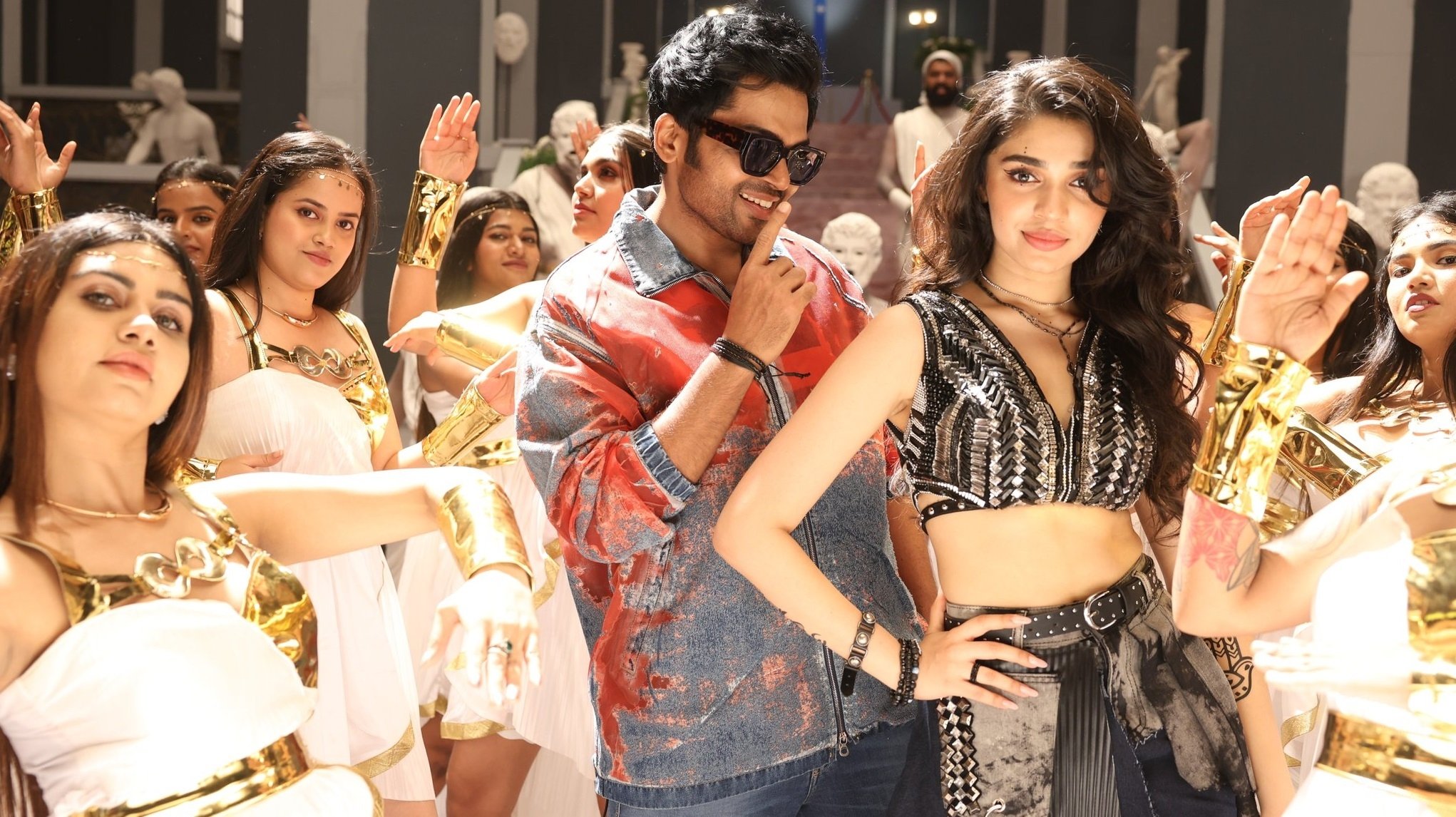 Vaa Vaathiyaar Background