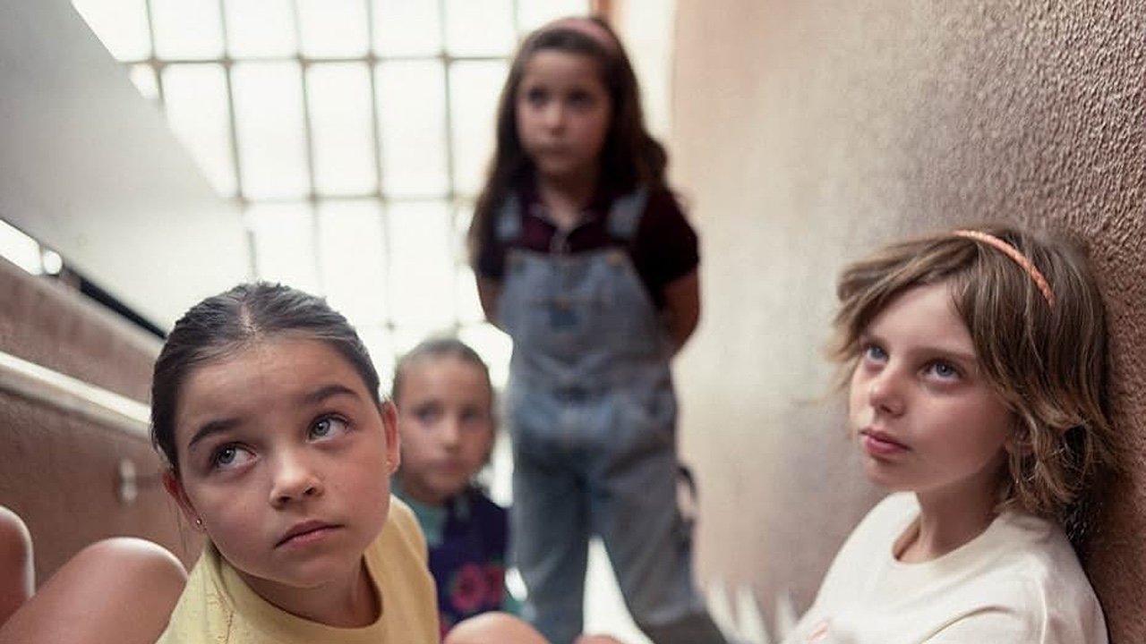 La niña de la cabra Background