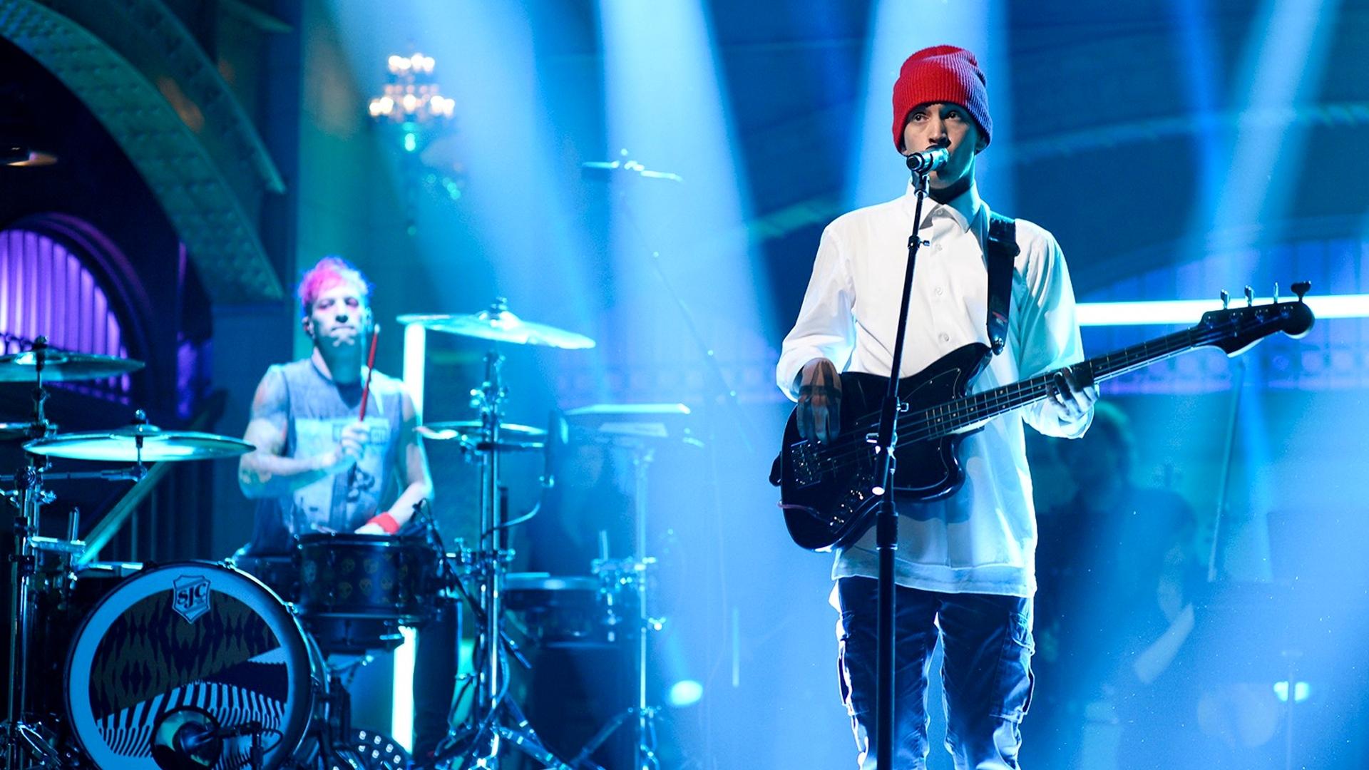 Twenty One Pilots: Blurryface Live Background