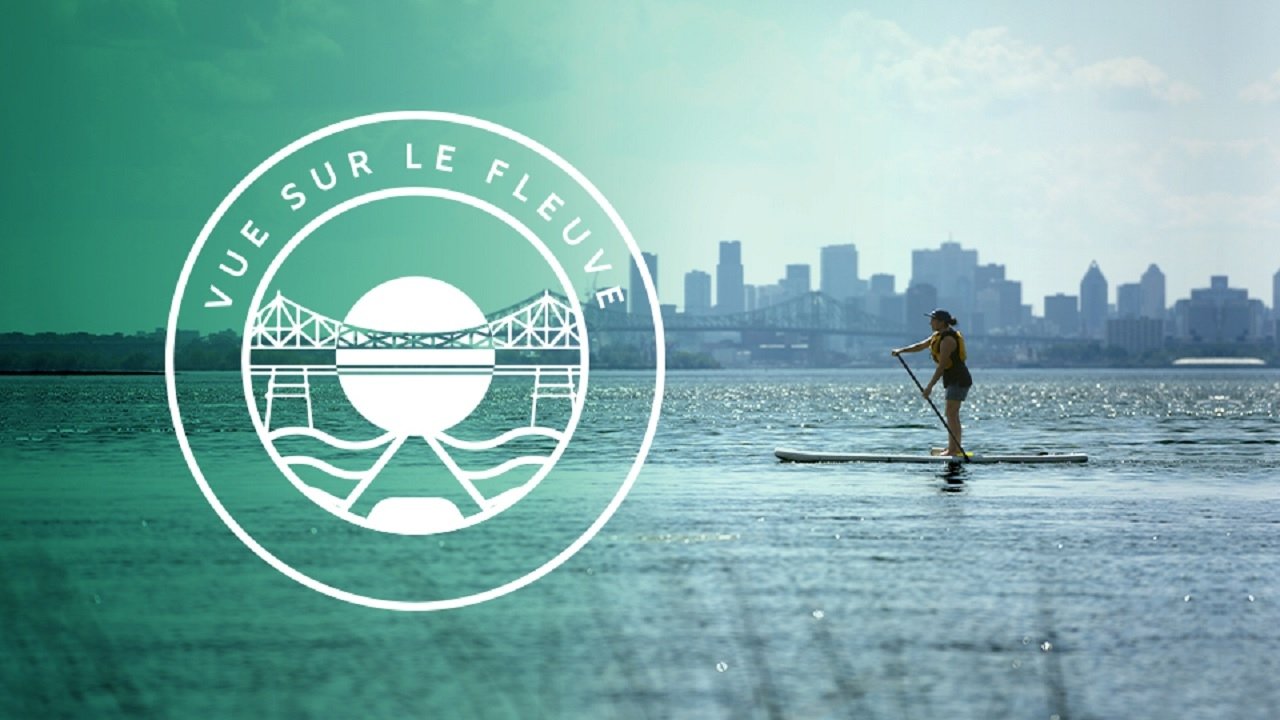 Vue Sur Le Fleuve Background