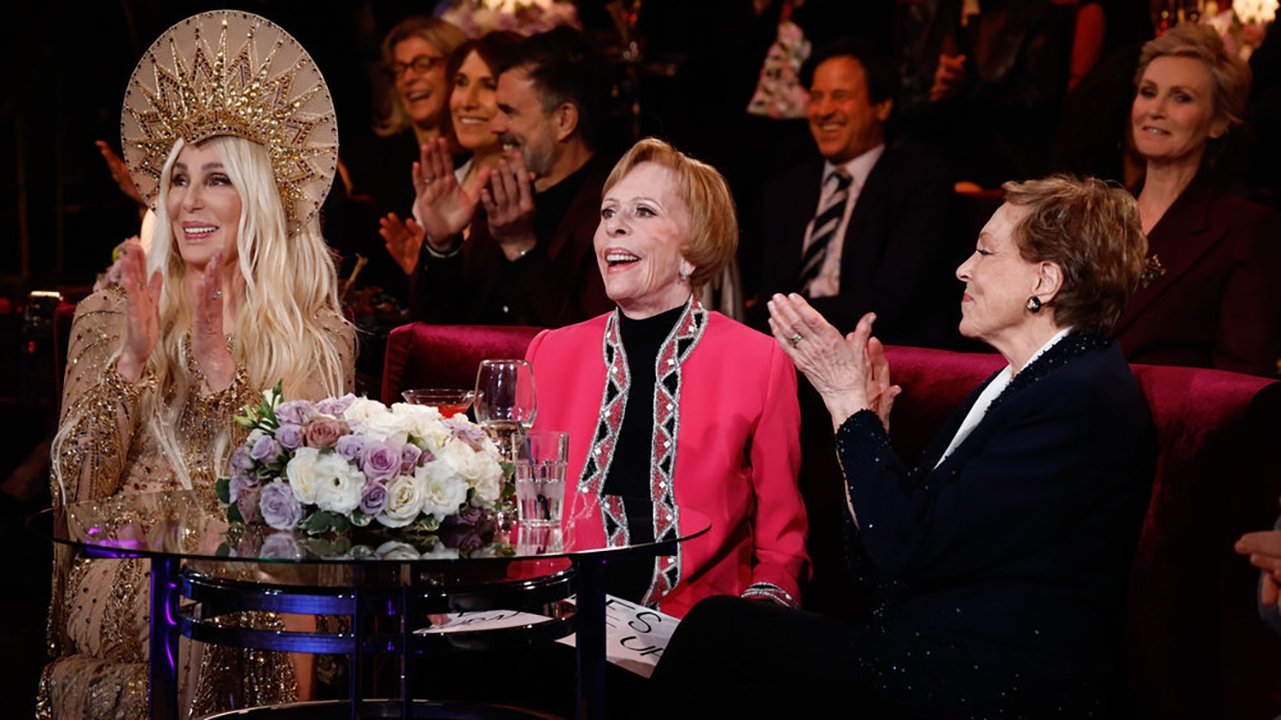 Carol Burnett: 90 Years of Laughter + Love Background