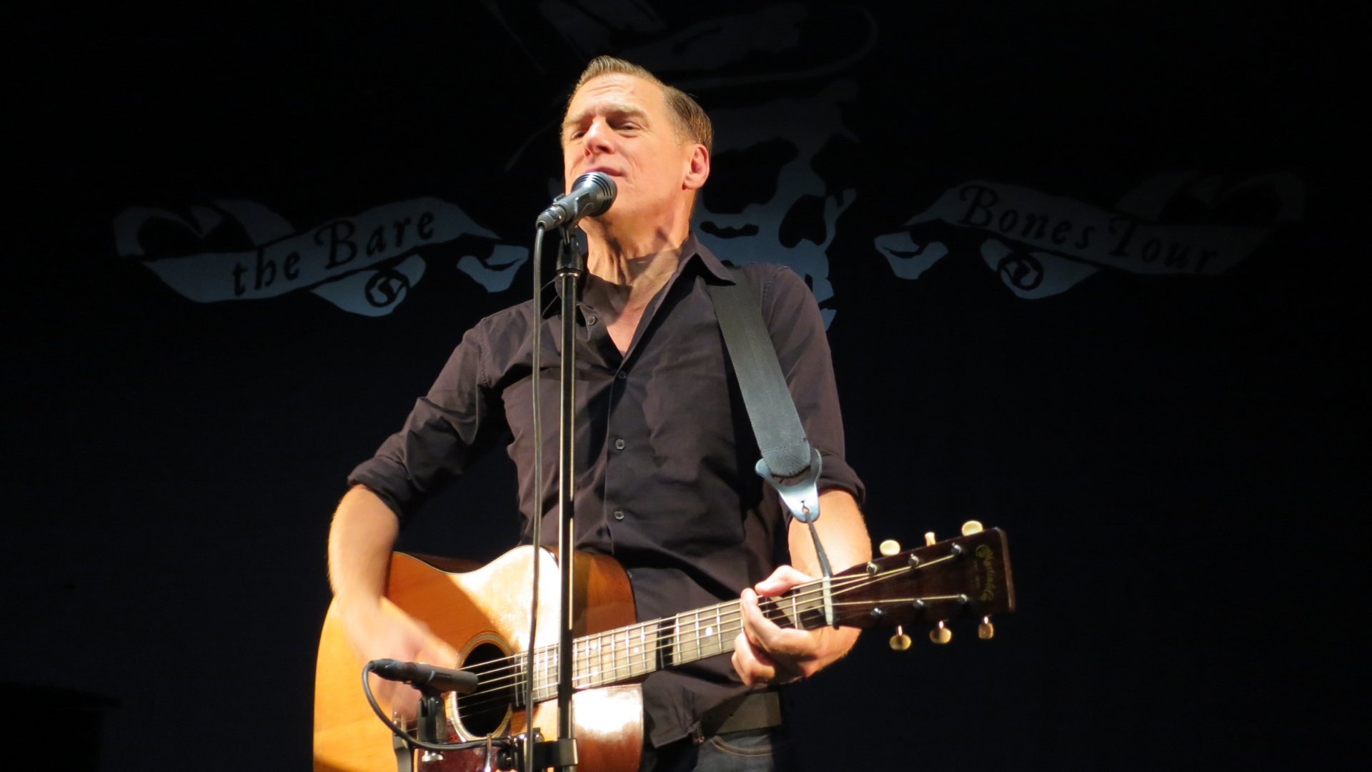 Bryan Adams: Live at the Sydney Opera House Background