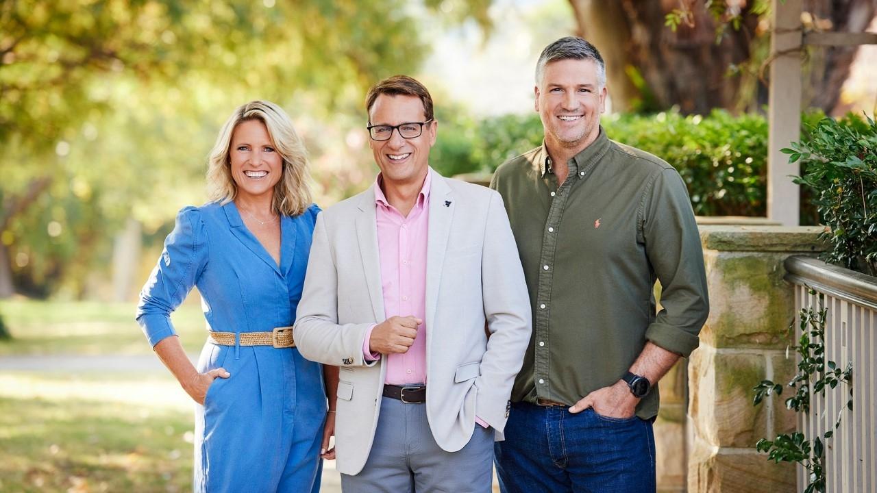 Selling Houses Australia Background