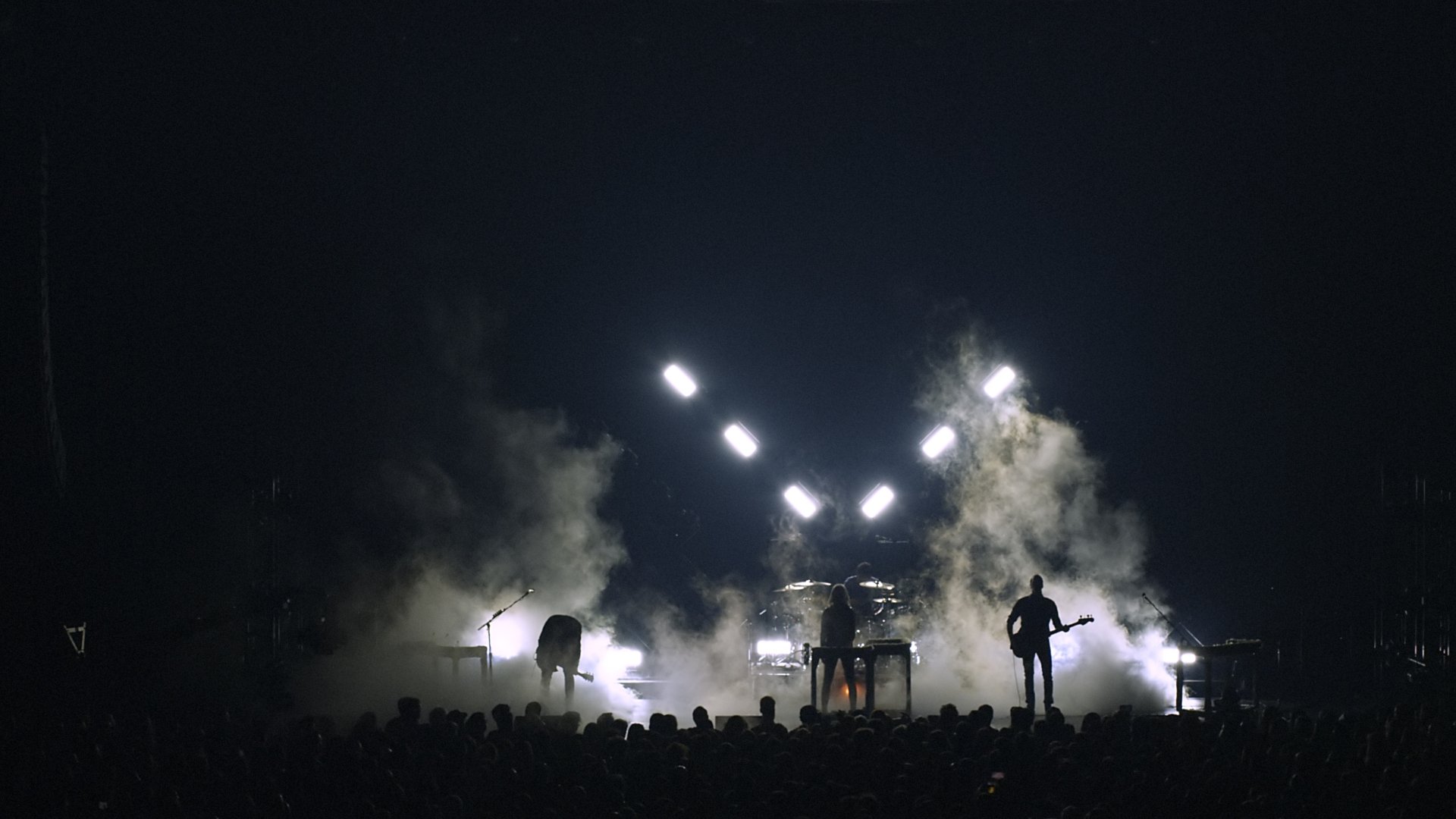 Metric: Dreams So Real  (Live In Concert) Background