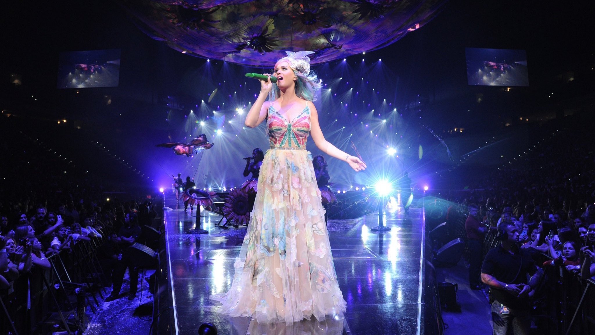 Katy Perry: The Prismatic World Tour Live Background