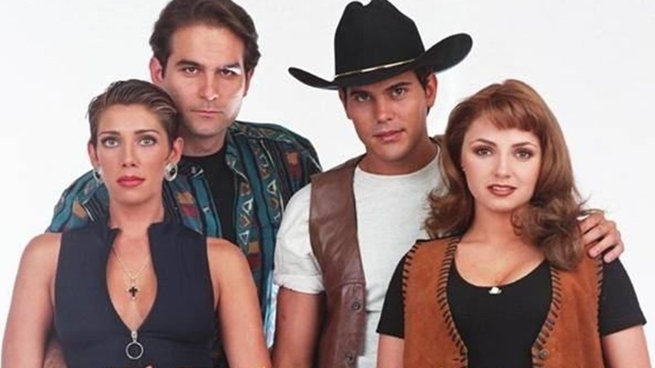 La Dueña Background