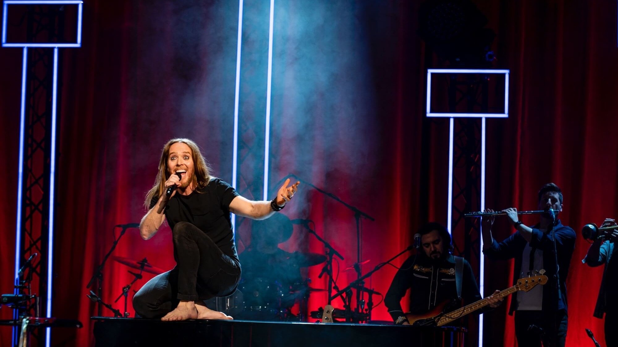 Tim Minchin: Back Background