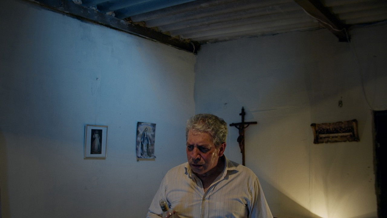 Algo en el tejado Background