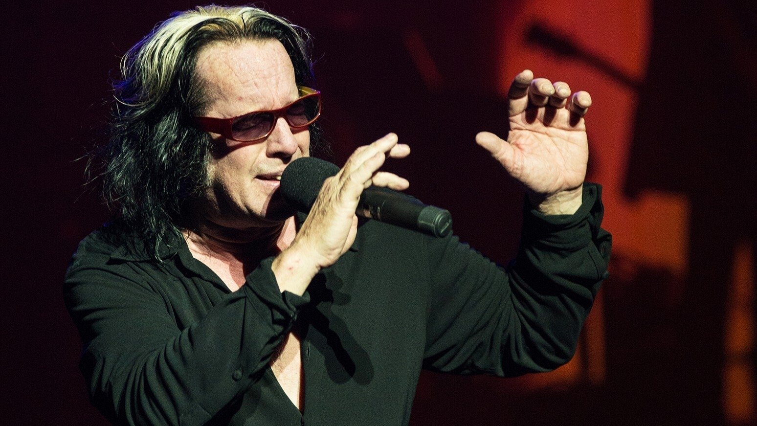 Todd Rundgren An Evening With Todd Rundgren Live At The Ridgefield Background