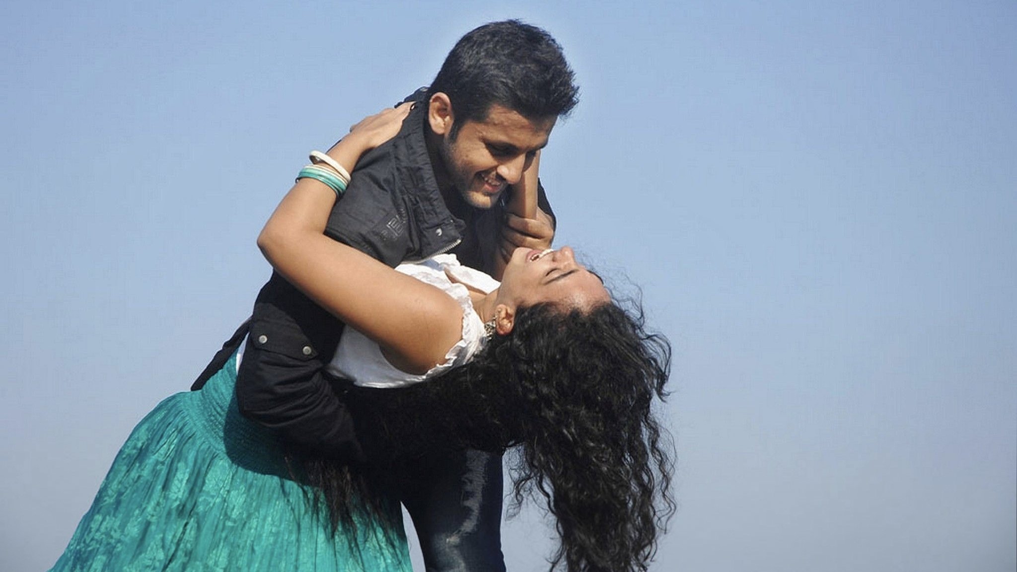 Ishq Background