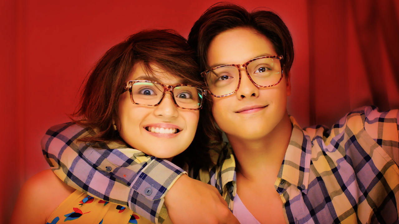 She's Dating the Gangster Background