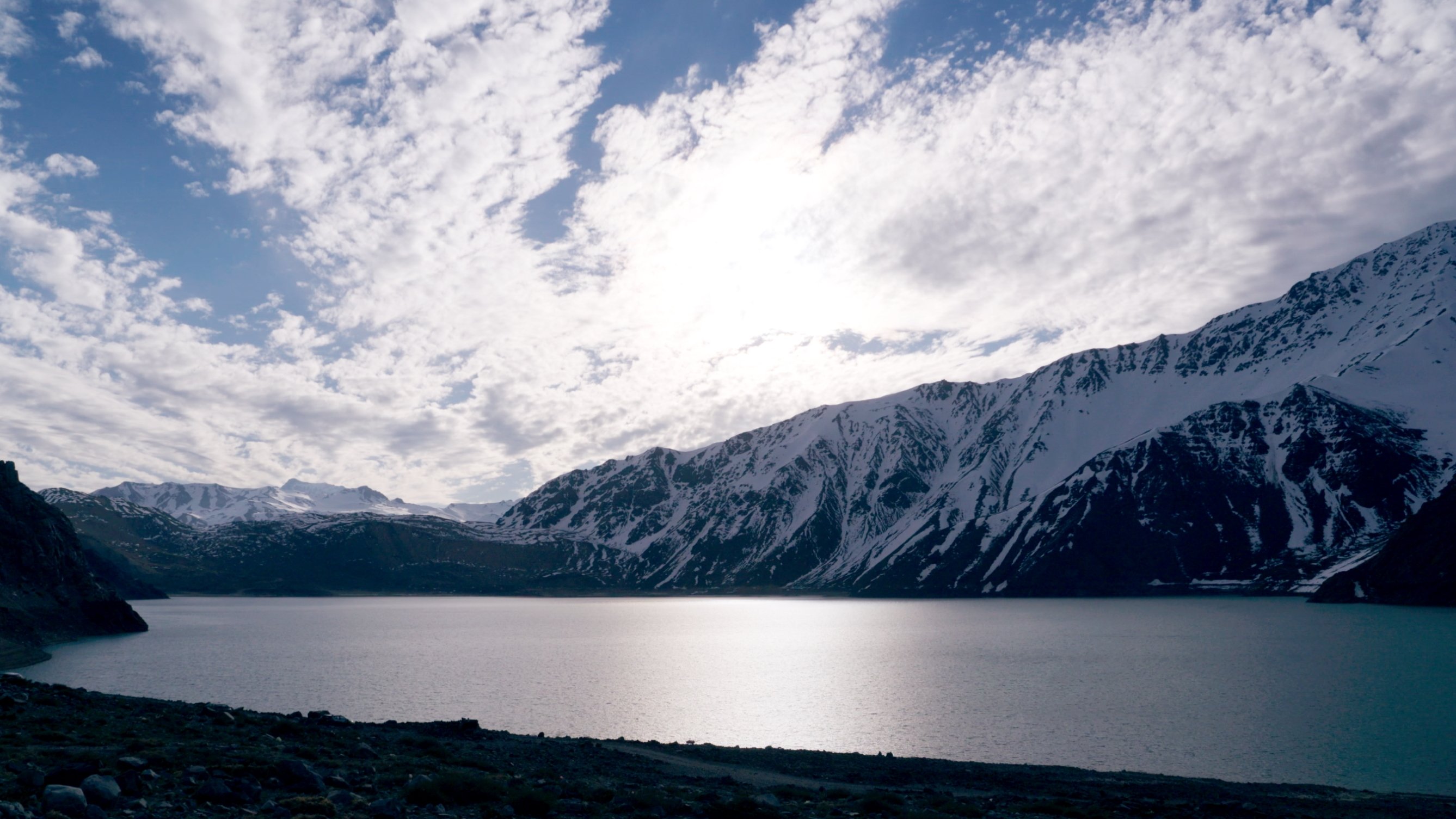 La cordillera de los sueños Background