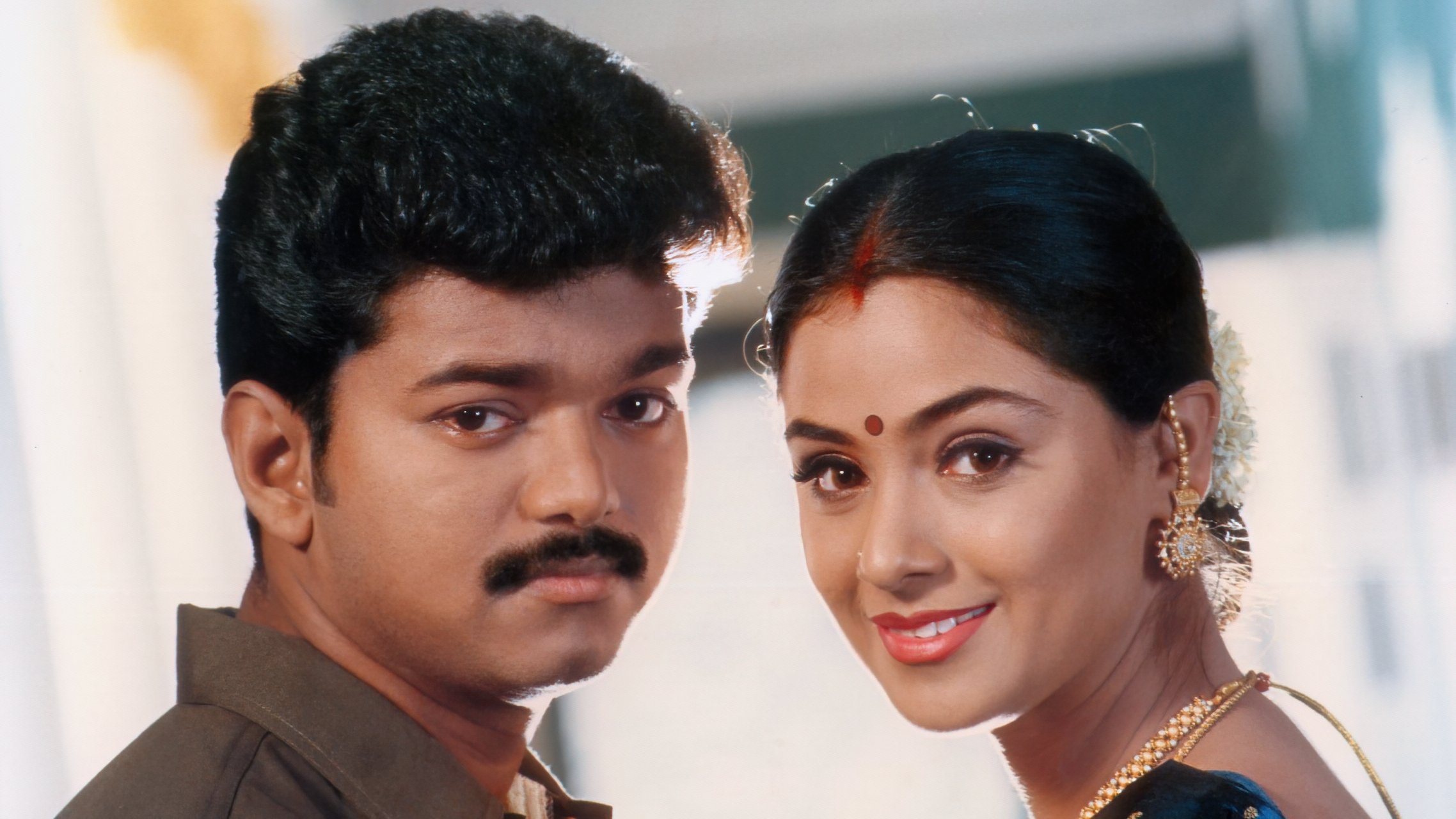Priyamaanavale Background