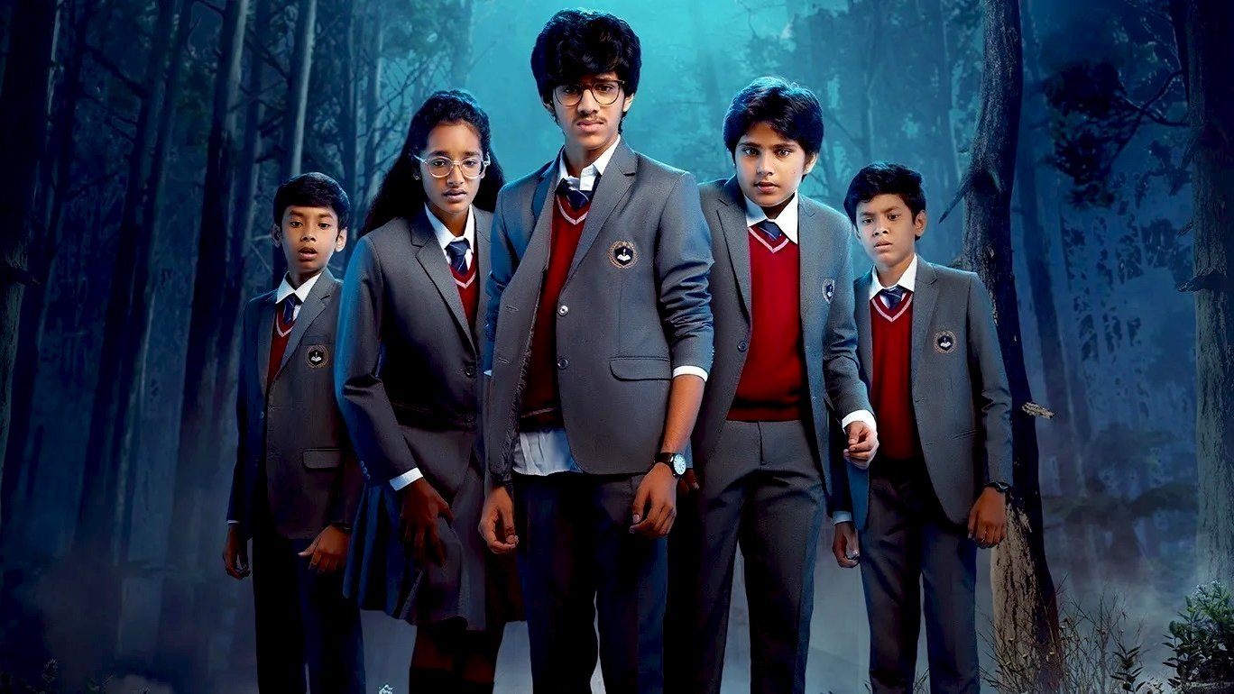 Oru Kodai Murder Mystery Background