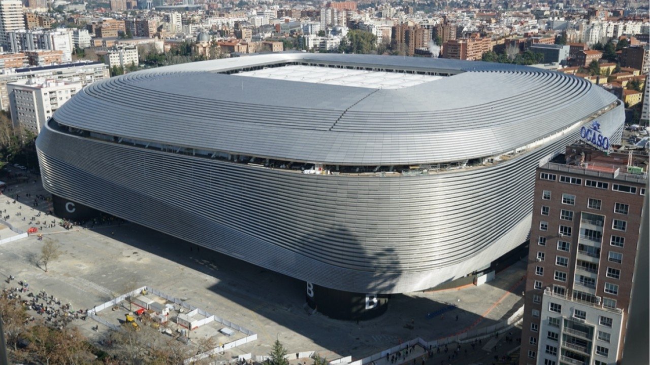 Megaestructuras: El Bernabéu del siglo XXI Background